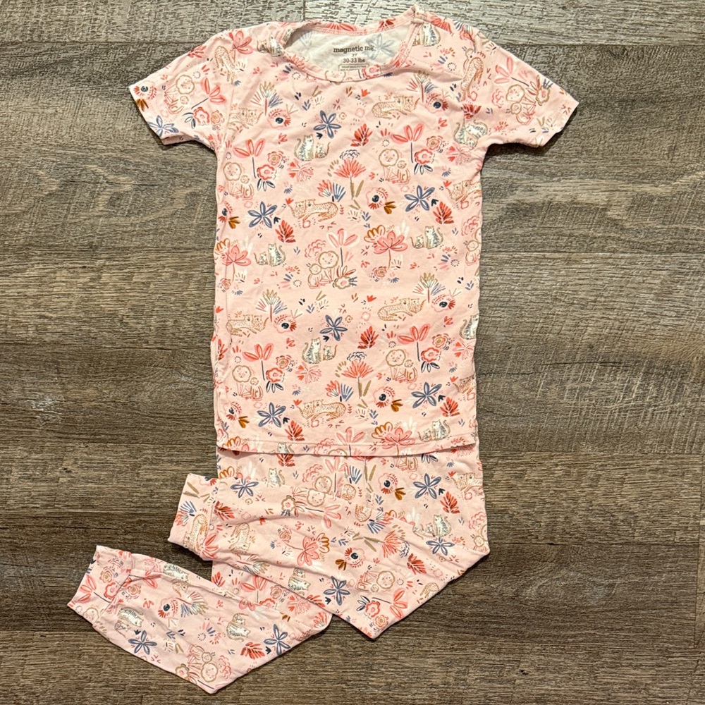 Magnetic Me Modal Short Sleeve No Drama Pajama in “Dandy Lions” Print